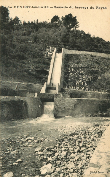 Le Revest-les-Eaux - Cascade du barrage du Royas