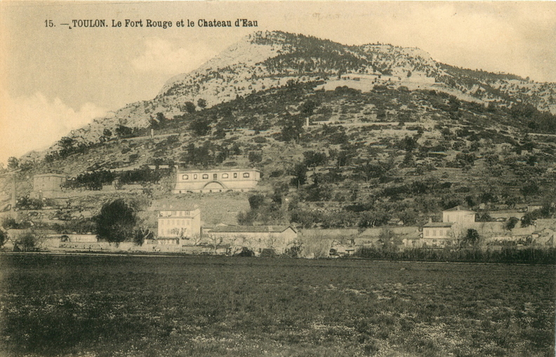 Le Fort Rouge et le Château d'eau