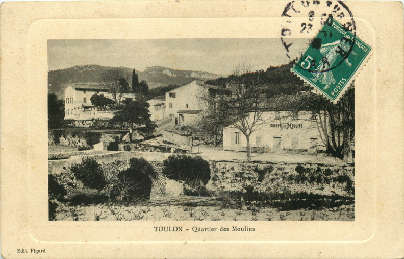 Toulon - Quartier des Moulins, place Charry