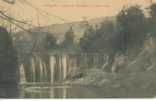 Toulon - Vallée des Dardennes. La chute d'eau