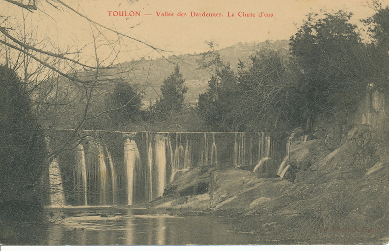 Toulon - Vallée des Dardennes. La chute d'eau